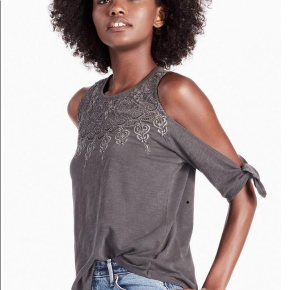 Lucky Brand Tops - Lucky Brand Cold Shoulder blouse size XL